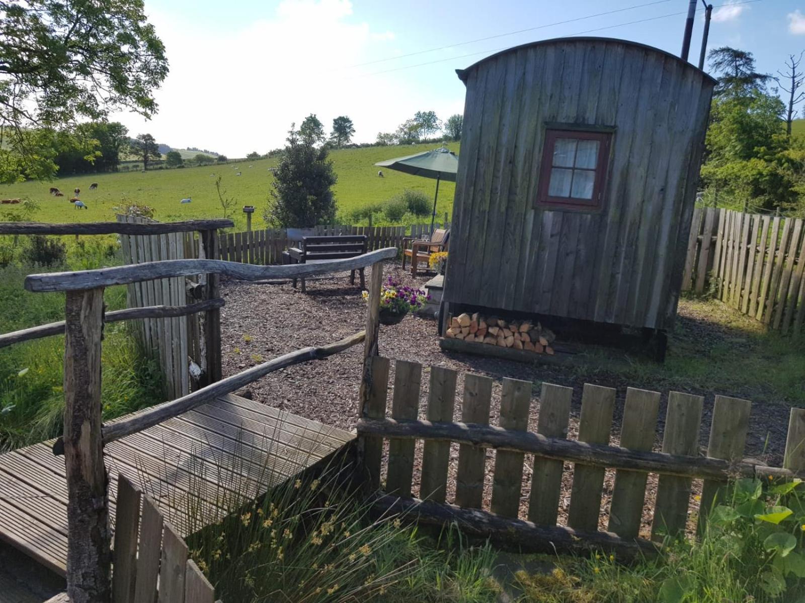 Eco Accommodation Cornflower كرافن آرمز المظهر الخارجي الصورة