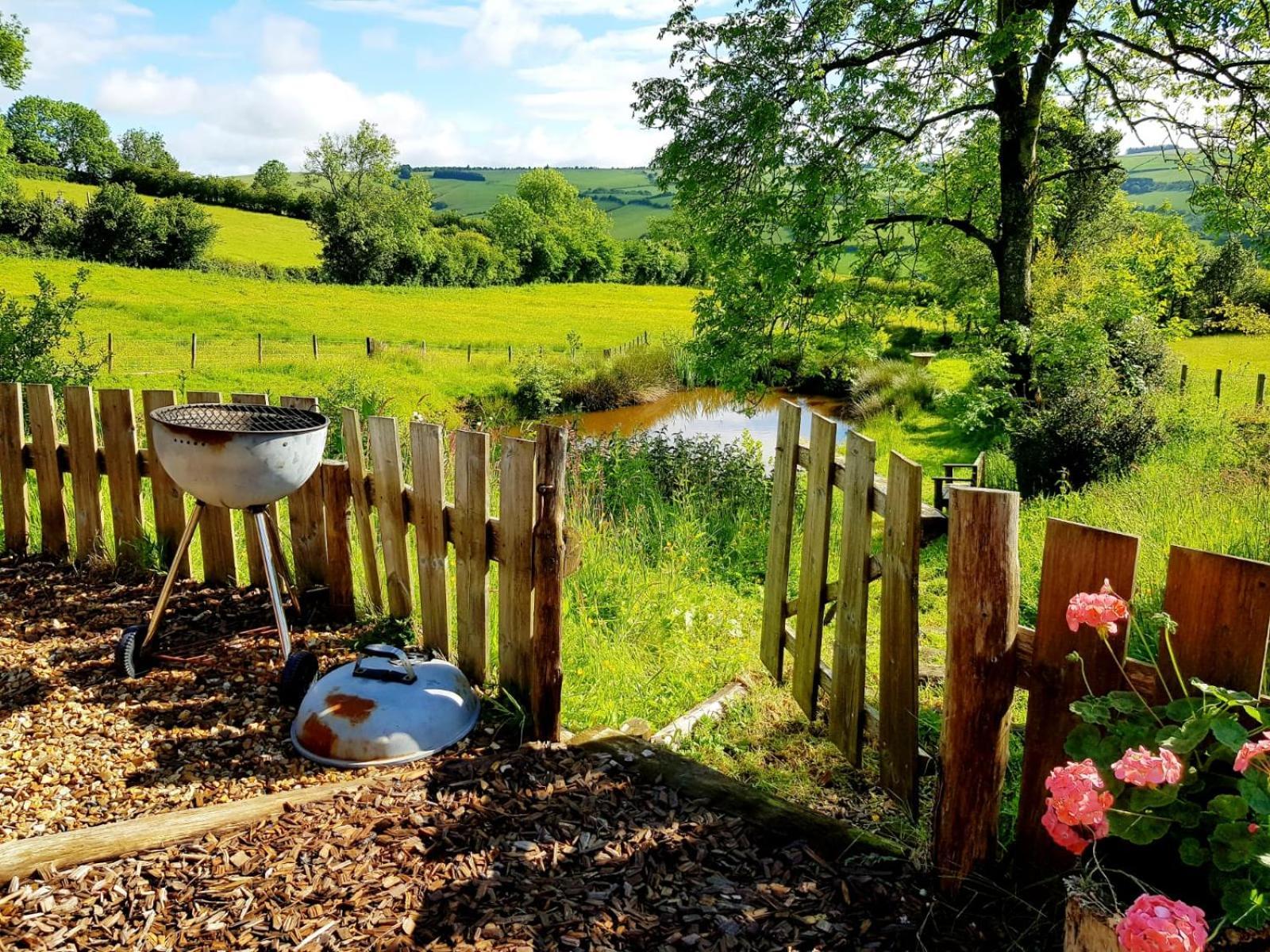 Eco Accommodation Cornflower كرافن آرمز المظهر الخارجي الصورة